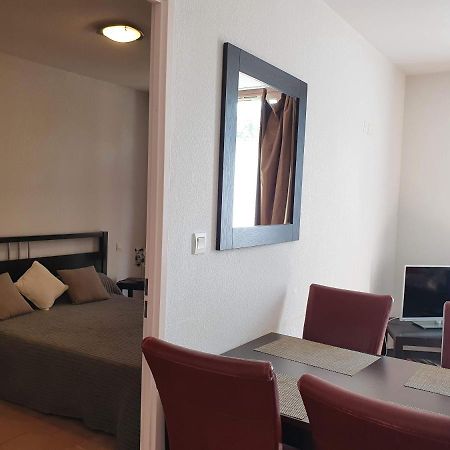 Joli Appartement T2 Dans Residence Avec Piscine, Hammam Et Parking Gratuits Carcassone Kültér fotó