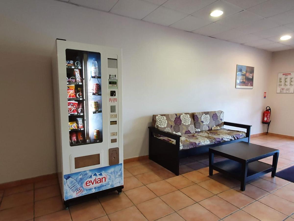 Joli Appartement T2 Dans Residence Avec Piscine, Hammam Et Parking Gratuits Carcassone Kültér fotó