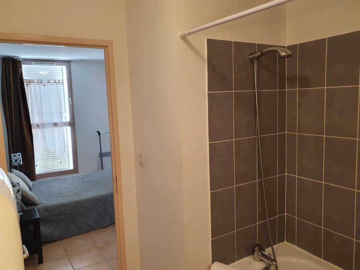 Joli Appartement T2 Dans Residence Avec Piscine, Hammam Et Parking Gratuits Carcassone Kültér fotó