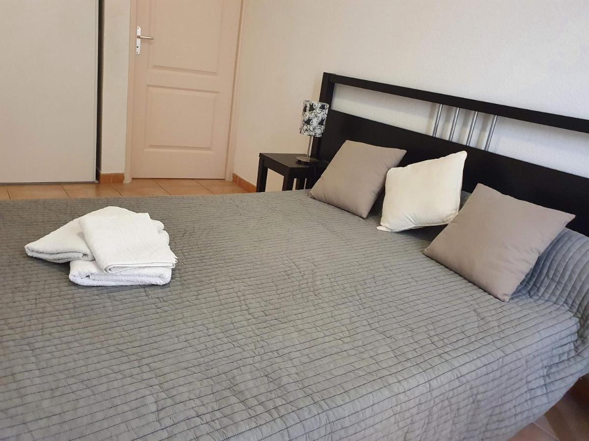 Joli Appartement T2 Dans Residence Avec Piscine, Hammam Et Parking Gratuits Carcassone Kültér fotó
